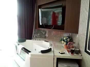 Zhengzhou Goodnight Hotel Jicheng  Экстерьер фото